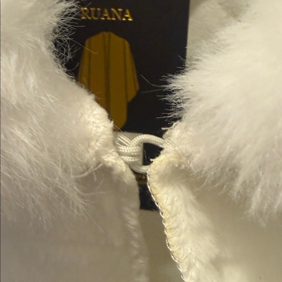 Kathy Ireland White Fuzzy Poncho - Picture 4 of 5